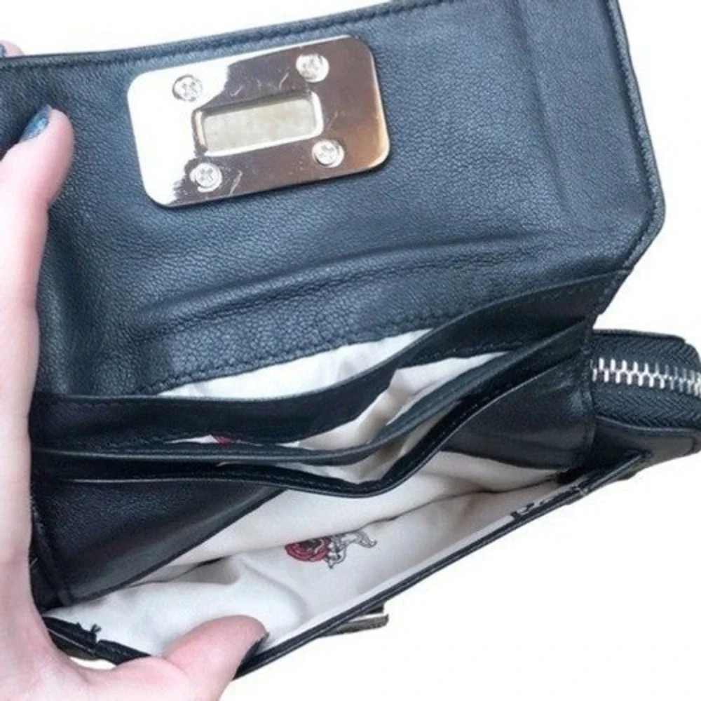 Rough‎ Roses Black Leather Wallet Clutch Turn Lock Zip Around Rose Print Lining